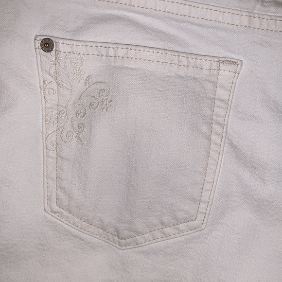 Eddie Bauer off white boot cut jeans - Picture 6 of 6